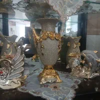 مجسمه طلایی