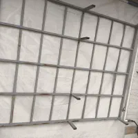 زیر تختی. فلزی سالم