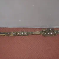 کمربند ارتشی قدیمی|کلکسیون اشیاء عتیقه|فارسان, |دیوار