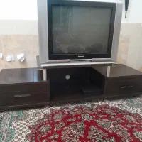 تلوزیون ومیز