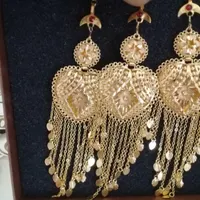سوزن و گردنبند