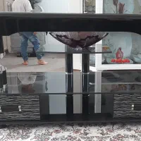 میز تلویزیون شیشه ای