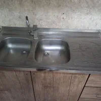 اجاق‌گاز و سینگ آشپزخانه