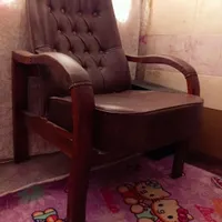 صندلی چرم و زیبا