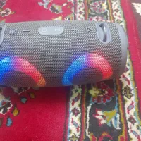یک عدد اسپیکر بلوتوثی