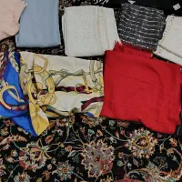 تعدادی شال ولباس