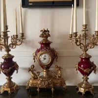 ساعت و شمعدان برنز و سنگ رو میزی