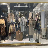 فروشنده خانم