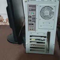 معاضه مانیتور و کیس کامپیوتر ، با لب تاب