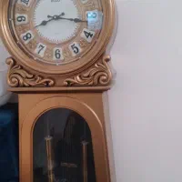 ساعت ایستاده طلایی