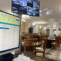 سالنکار خانم و آقا رستوران ایرانی