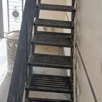 شاگرد برای کار نبش کشی میخوام