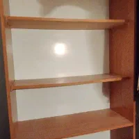 کتابخانه ایستاده