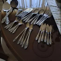 حراج لوازم منزل موجود در عکس