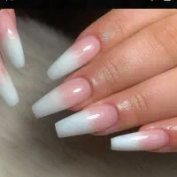 خدمات کاشت ناخن