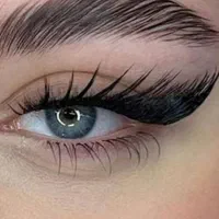 کاشت مژه و کاشت ناخن