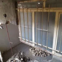 درب آهنی وپنجره