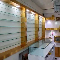 ویترین عینک فروشی