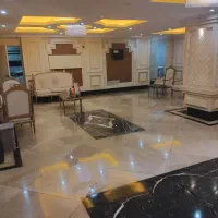 نظافتچی اقا هستم راه پله داخل منزل کار تمیز