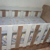 فروش فوری تعدادی لوازم کودک به فروش میرسد|تخت و صندلی بچه|هشتگرد, شهرک ریحانه|دیوار