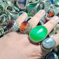 انگشتر یشم قواردار