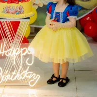 لباس شخصیت سفید برفی