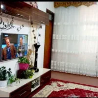 میز تلویزیون دیواری بسیای تمیز و در حد نو