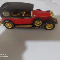 ماشین کلاسیک فلزی