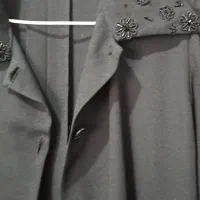 مانتو مشکی بلند و‌کار شده