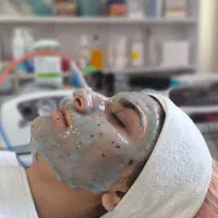 فیشیال و پاکسازی پوست|خدمات آرایشگری و زیبایی|پرند, فاز ۲|دیوار