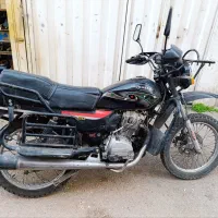 یک دستگاه موتور شکاری احسان کم کارکرد تمیز فر وشی