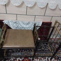 میز تلفن  بسیار تمیز وسالم