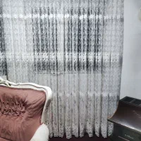 پرده پذیرایی ویک عدد پرده پنجره اطاق خواب ست هم