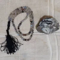 تسبیح و سنگ عقیق