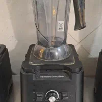 آ هویج گیری و بلندر و پک زن