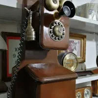 تلفن دیواری قدیمی چوبی آلکاپونی