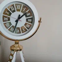 ساعت پایه دار