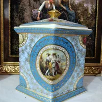 آنتیک فروشی