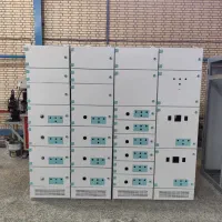 کارگر برای تولیدی تابلو برق صنعتی