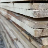 تعدادی تخته کار ۴و ۶ متری