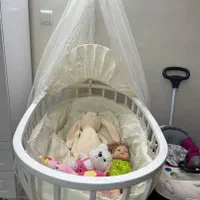 تخت کودک کنار تخت مادر