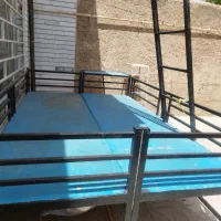 تخت آهنی