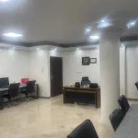منشی خانم مسلط به آفیس و تایپ