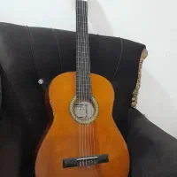 گیتار یاماها C80