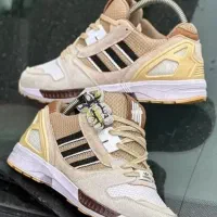 کتونی Zxنادر گلیمی|کیف، کفش، کمربند|اهواز, بازار آهن|دیوار