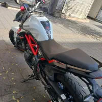 بنلی ۳۰۰  دوسیلندر مدل ۴۰۲