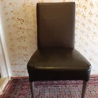 یک عدد صندلی چرم