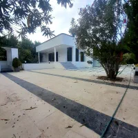 ویلاباغ-استخردارزمین-فوتبال-دوردیوار-درختان-پرتقال