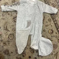 تعدادی لباس دخترانه و پسرانه تمیزوسالم(نوزادوکودک)