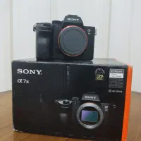 دوربین 7iii در حد آکبند